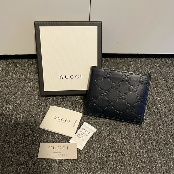 Gucci signature wallet - Picture 1 of 9